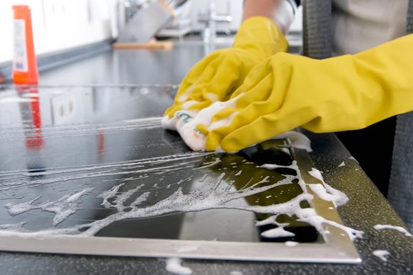 Step-by-Step Guide to Deep Cleaning Your Kitchen