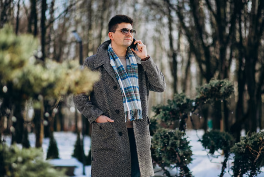 What Men Should Wear for a First Date in Cool Weather